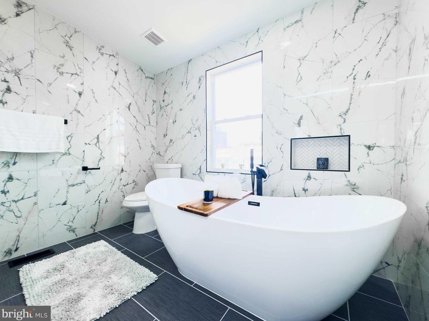 713 Princeton Pl, Washington DC 20010-1605 exterior