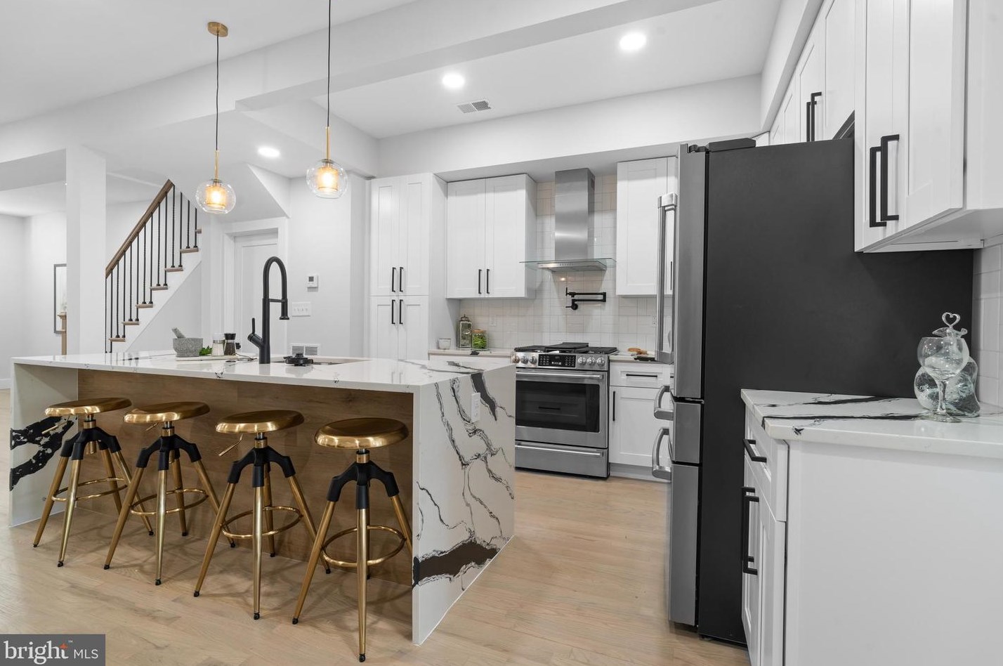 713 Princeton Pl, Washington DC 20010-1605 exterior