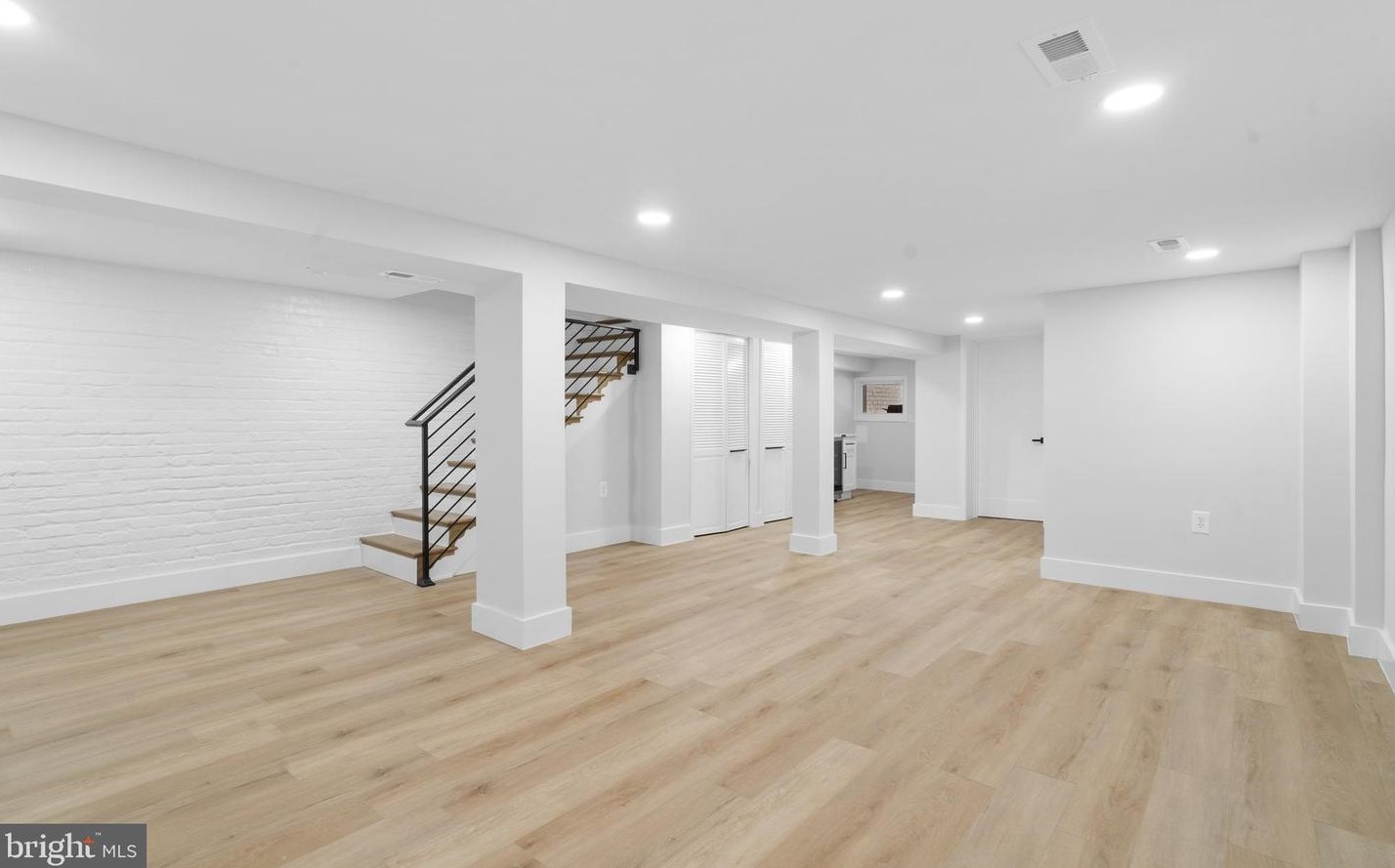 713 Princeton Pl, Washington DC 20010-1605 exterior