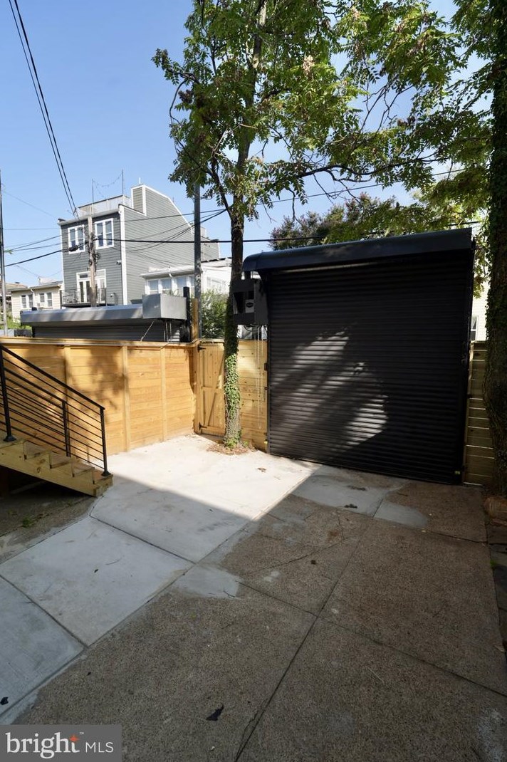 713 Princeton Pl, Washington DC 20010-1605 exterior