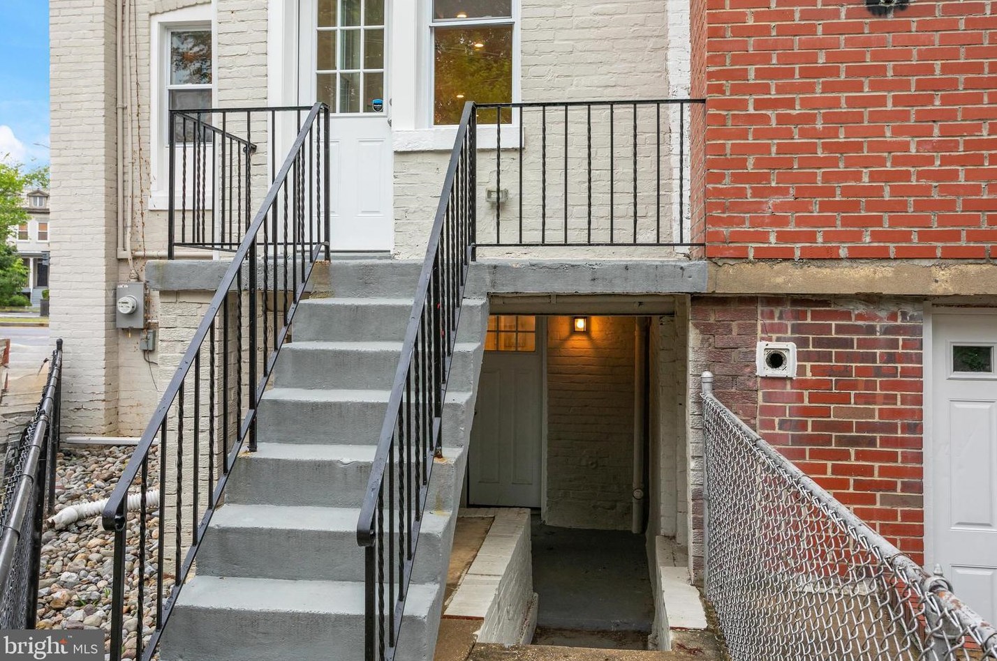 4023 New Hampshire Ave, Washington DC 20011-7921 exterior