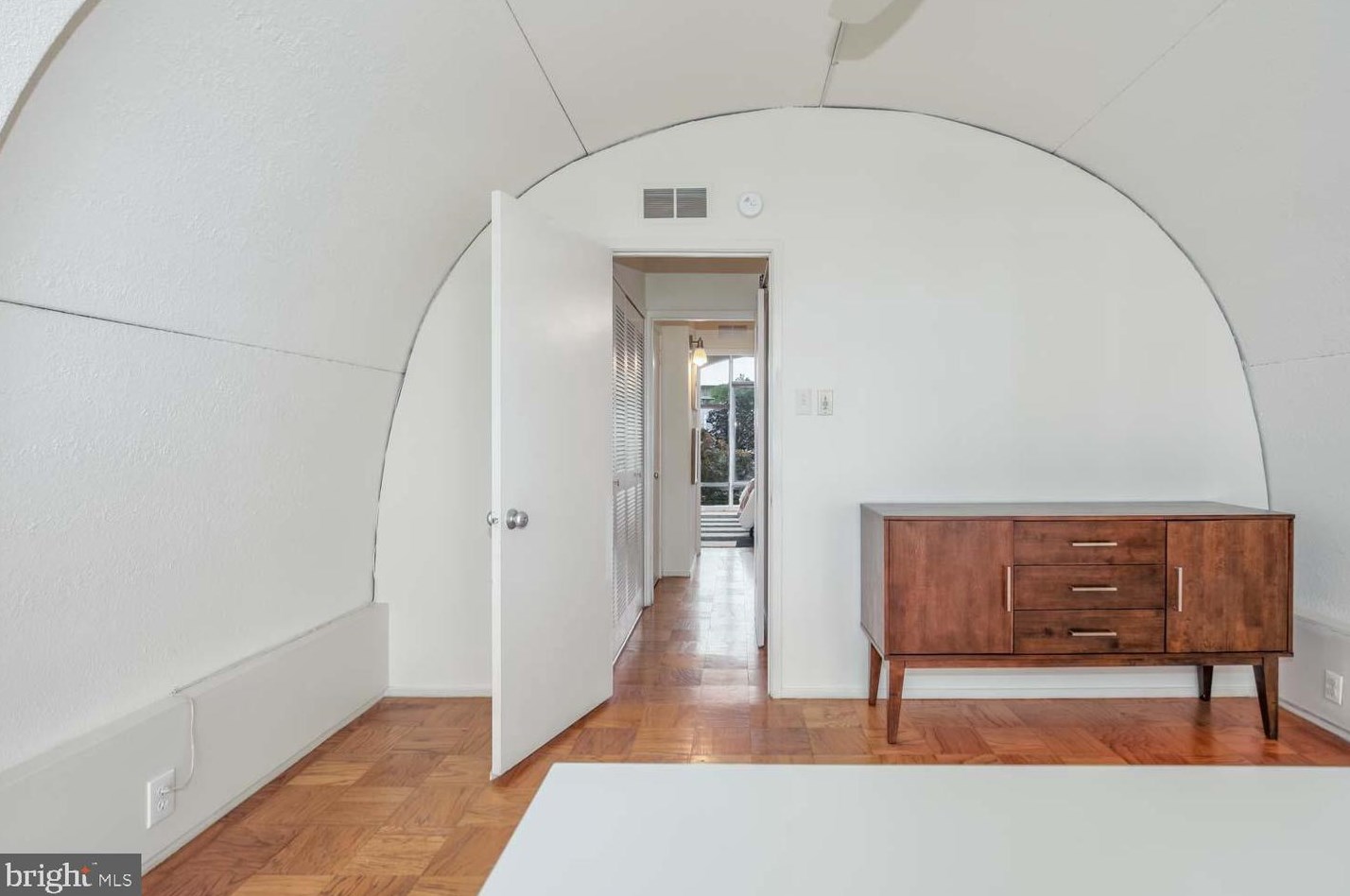 298 N St, Washington DC  20001-4610 exterior