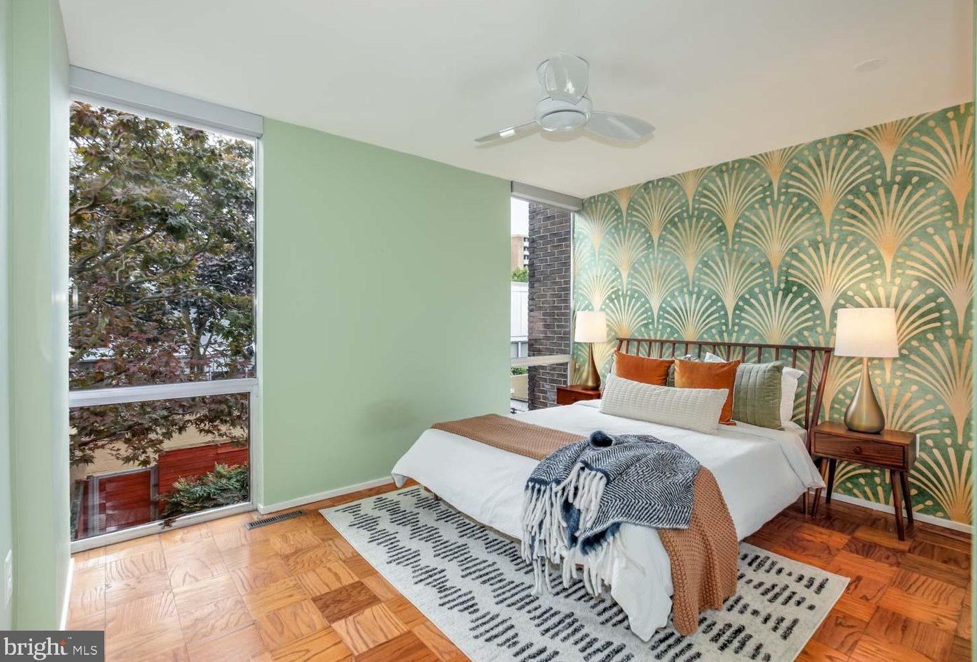 298 N St, Washington DC  20001-4610 exterior