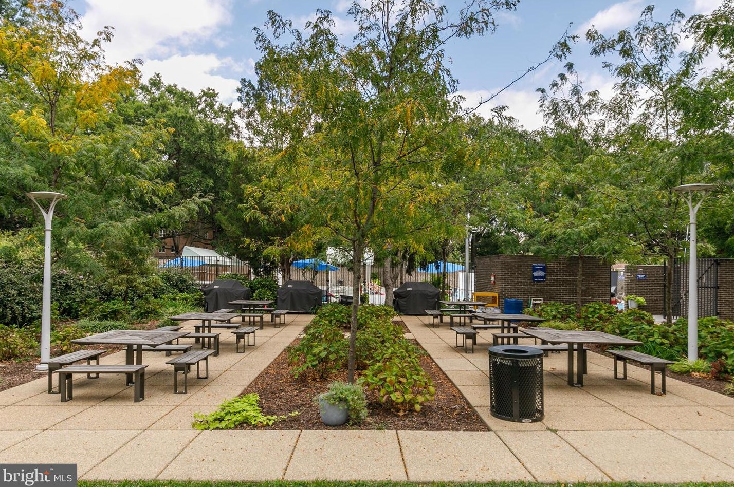 298 N St, Washington DC  20001-4610 exterior