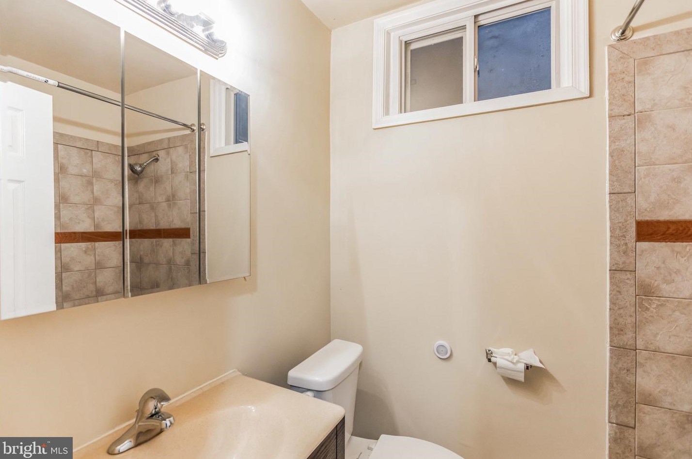 1255 Meigs Pl, Washington DC 20002-2411 exterior