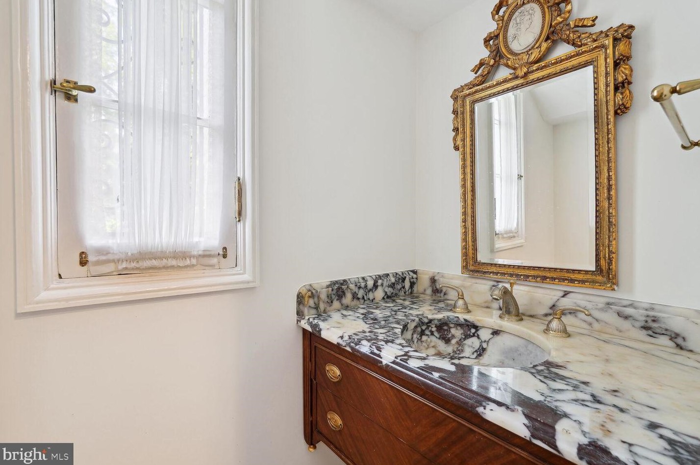 2204 Wyoming Ave, Washington DC  20008-3908 exterior