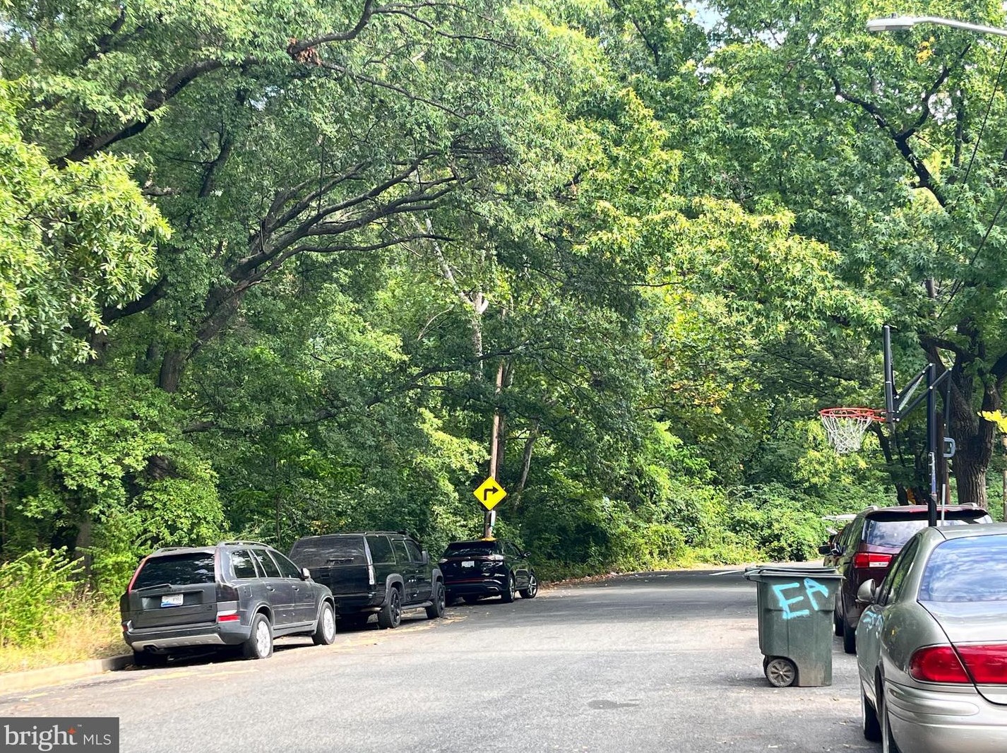 318 Eastern Ave, Washington DC  20019-2885 exterior