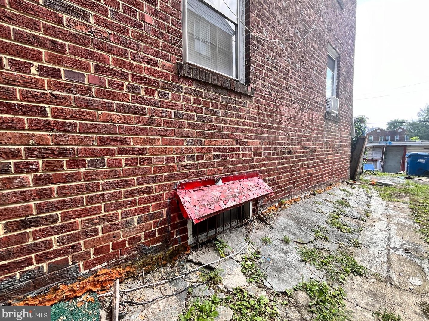 318 Eastern Ave, Washington DC  20019-2885 exterior