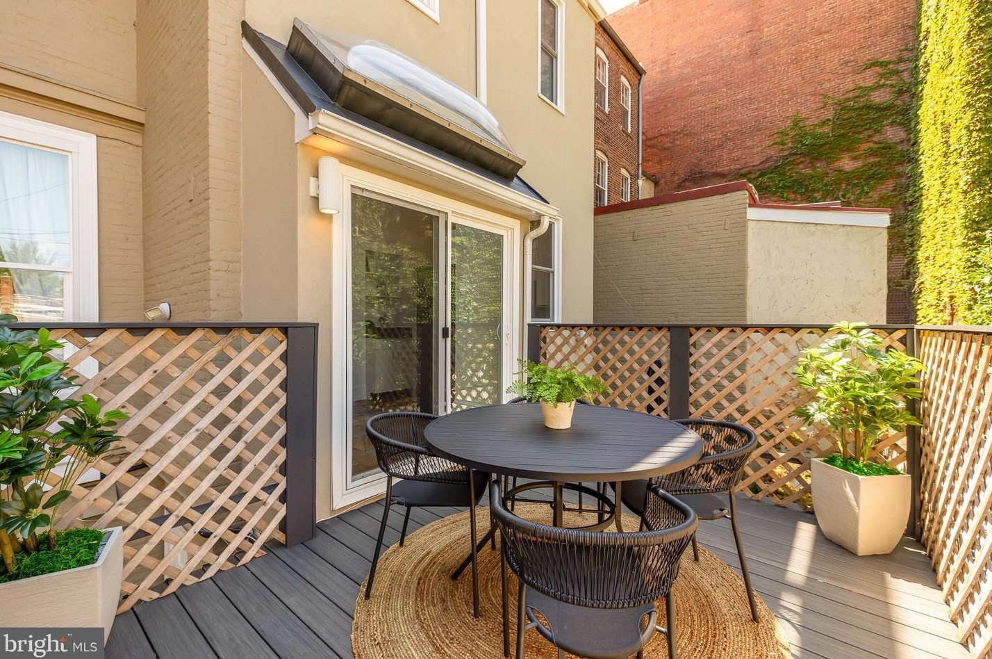 1841 R St, Washington DC 20009-1644 exterior