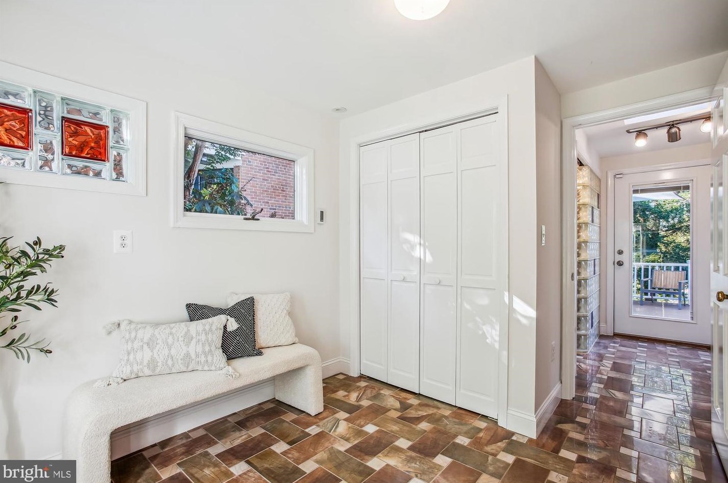 5050 Fulton St, Washington DC 20016-3447 exterior