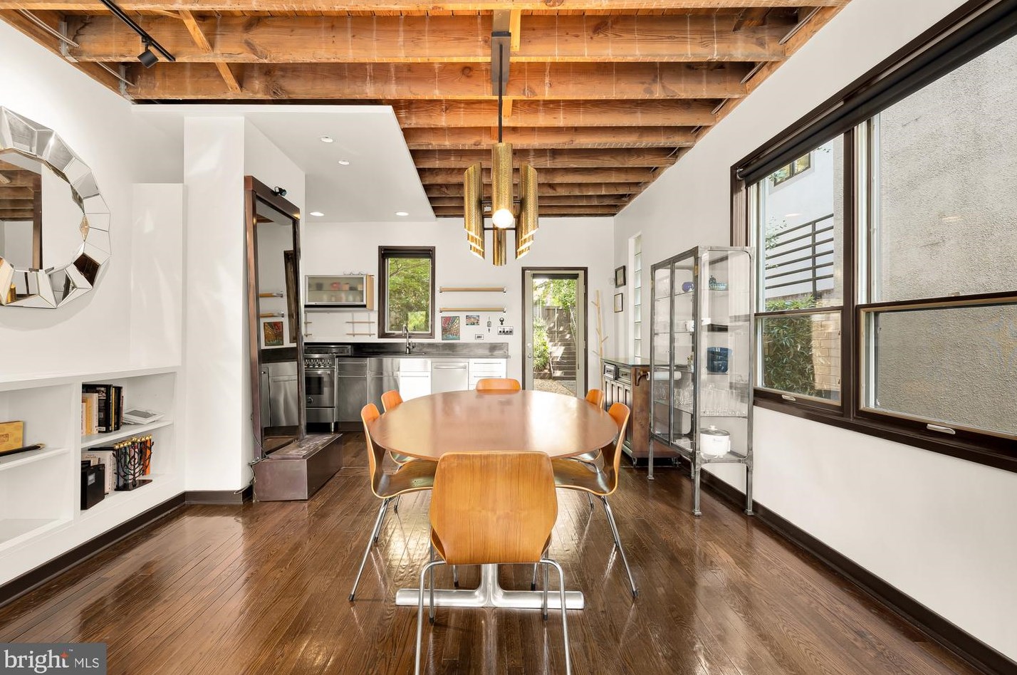 5169 Macarthur Blvd, Washington DC 20016-3315 exterior