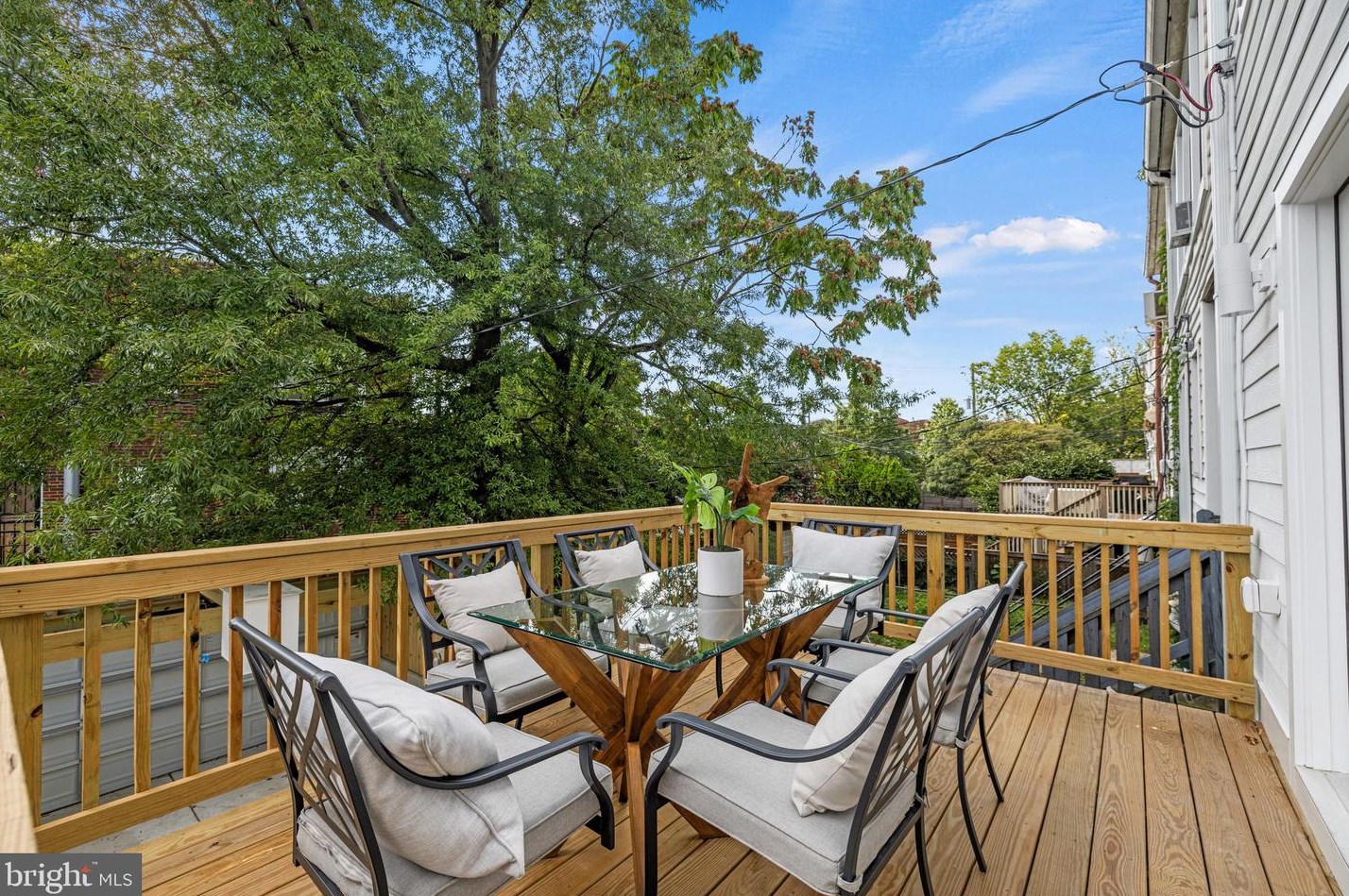 4814 Illinois Ave, Washington DC 20011-5925 exterior