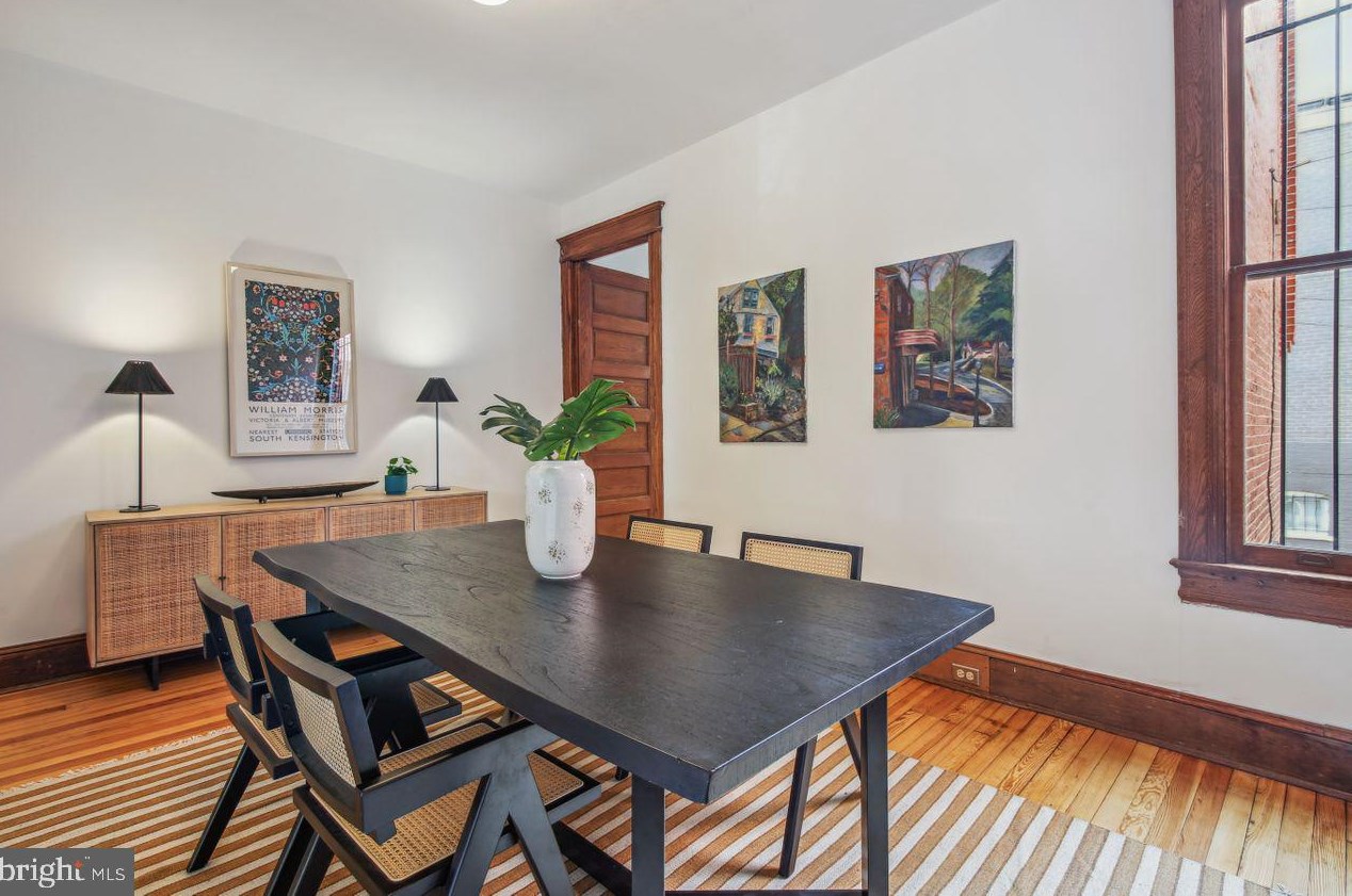 421 G St, Washington DC  20003-4257 exterior