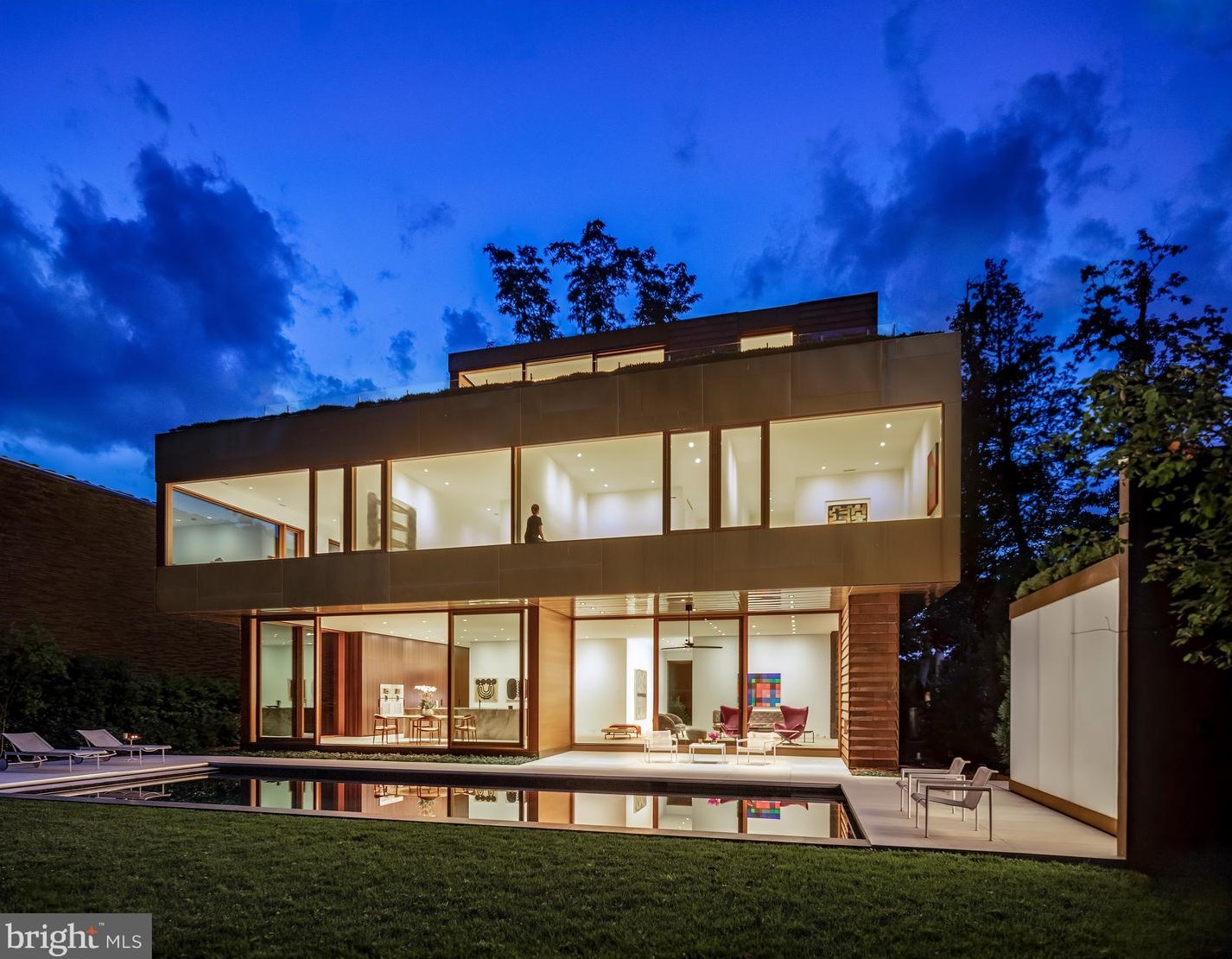 3131 Chain Brg Rd, Washington DC 20016-3301 exterior