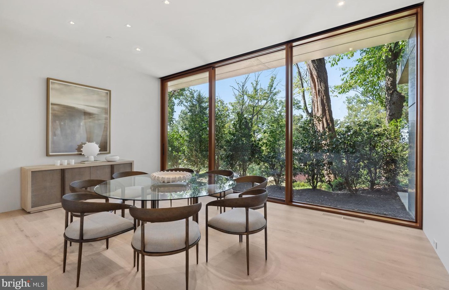 3131 Chain Brg Rd, Washington DC 20016-3301 exterior