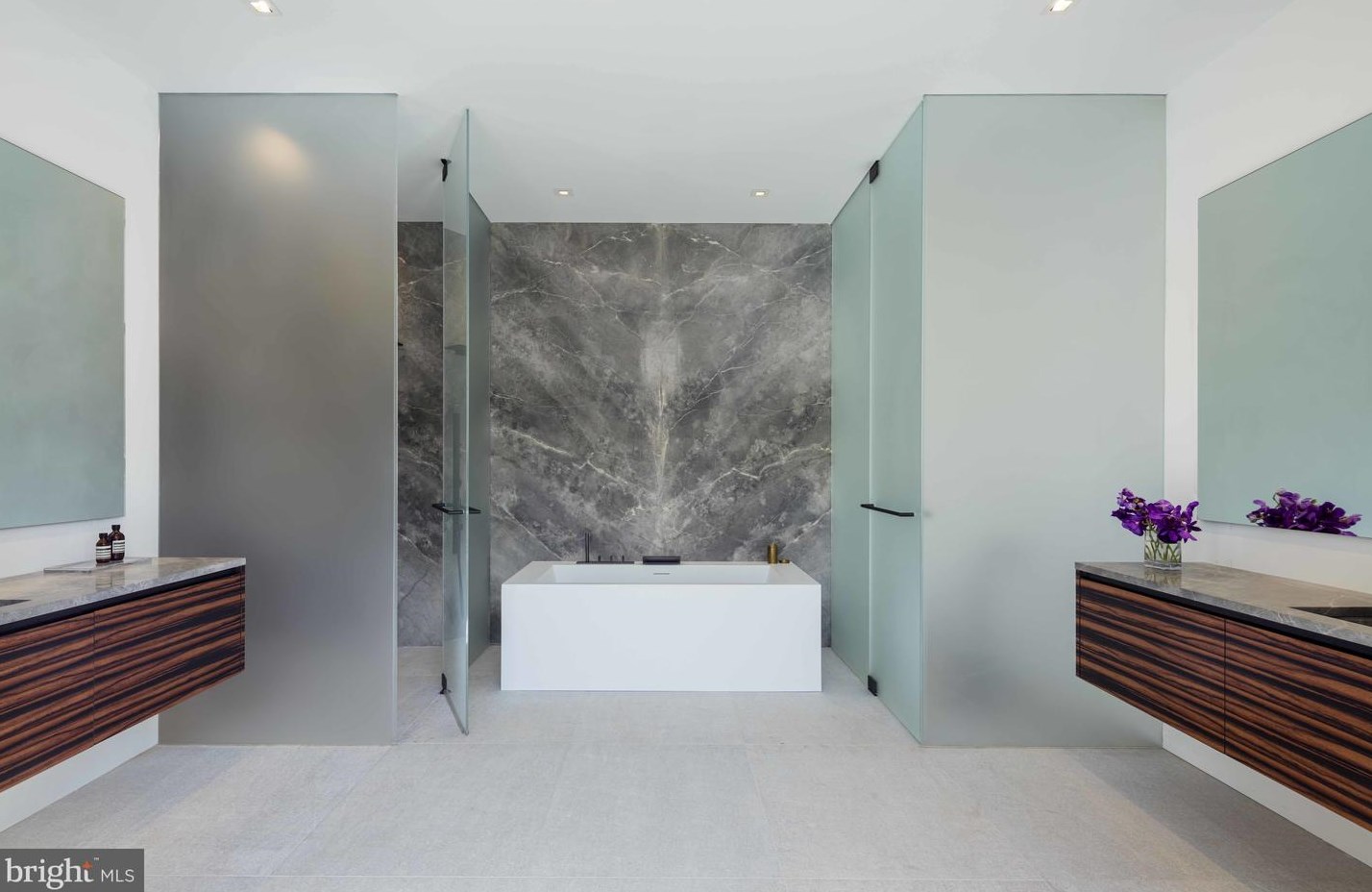 3131 Chain Brg Rd, Washington DC 20016-3301 exterior