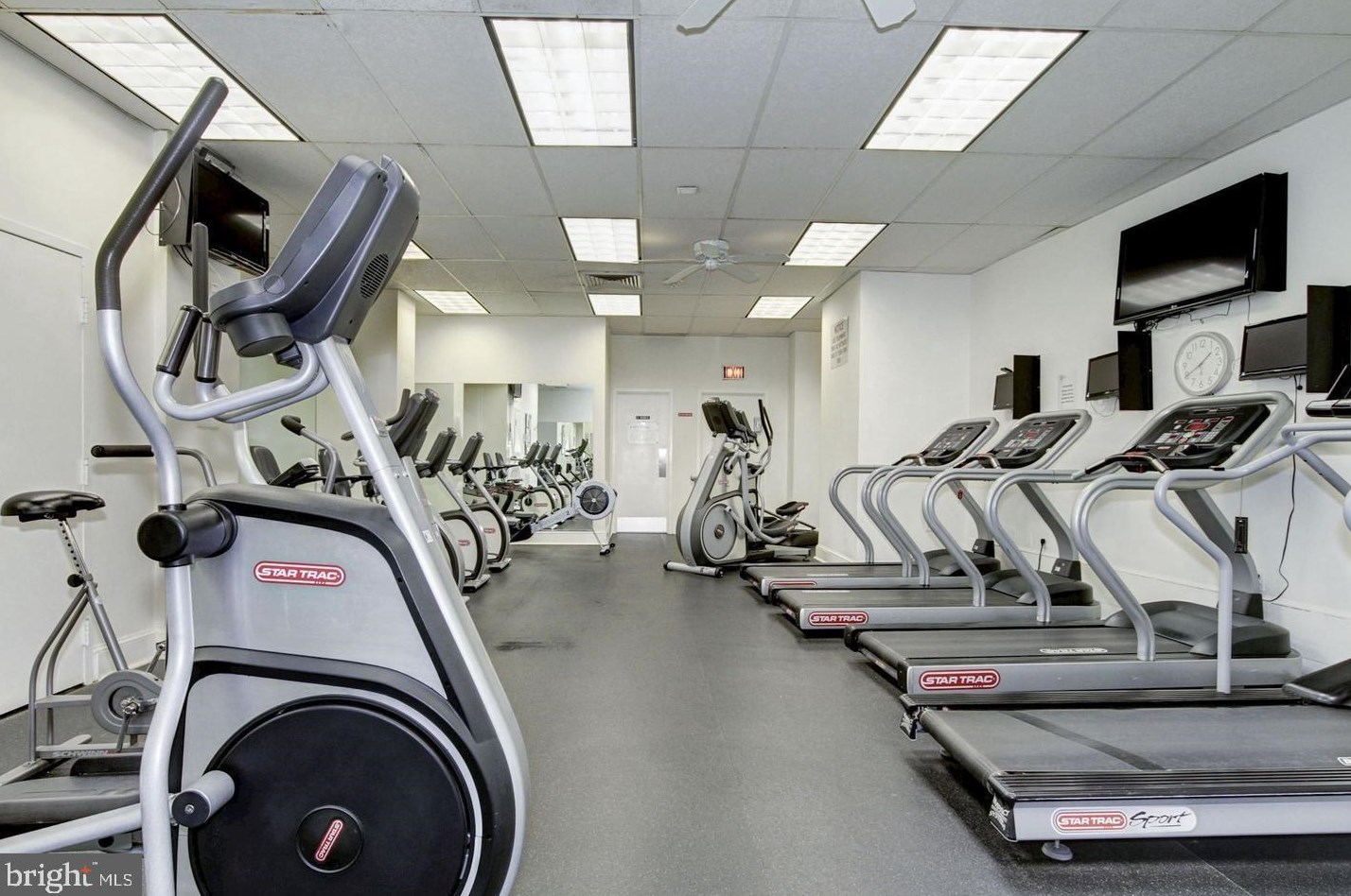 4201 Cathedral Ave, Washington DC  20016-4901 exterior