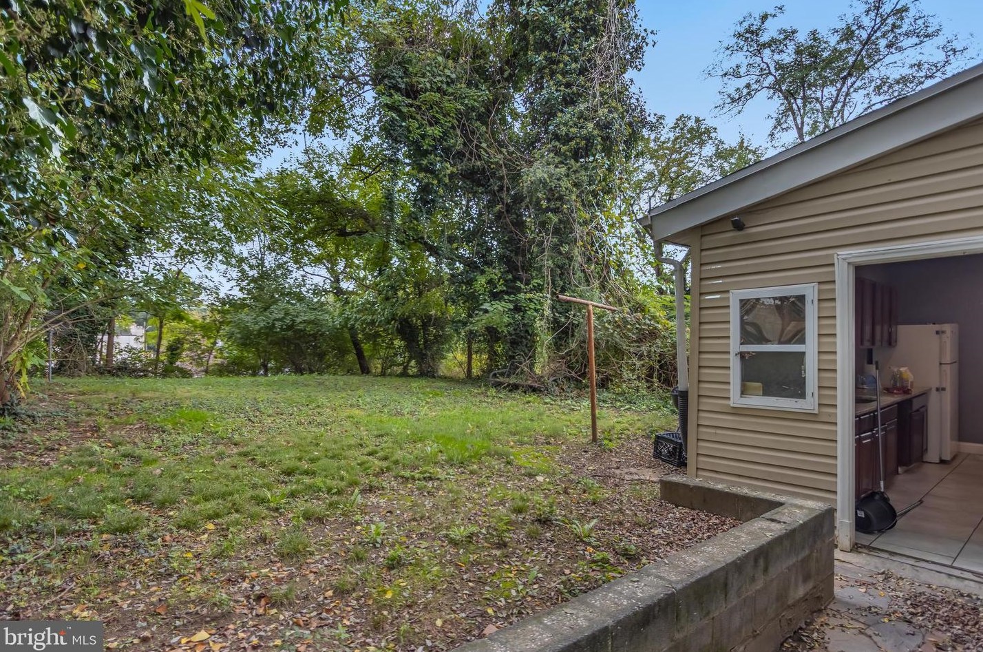 1627 W St, Washington DC  20020-5717 exterior