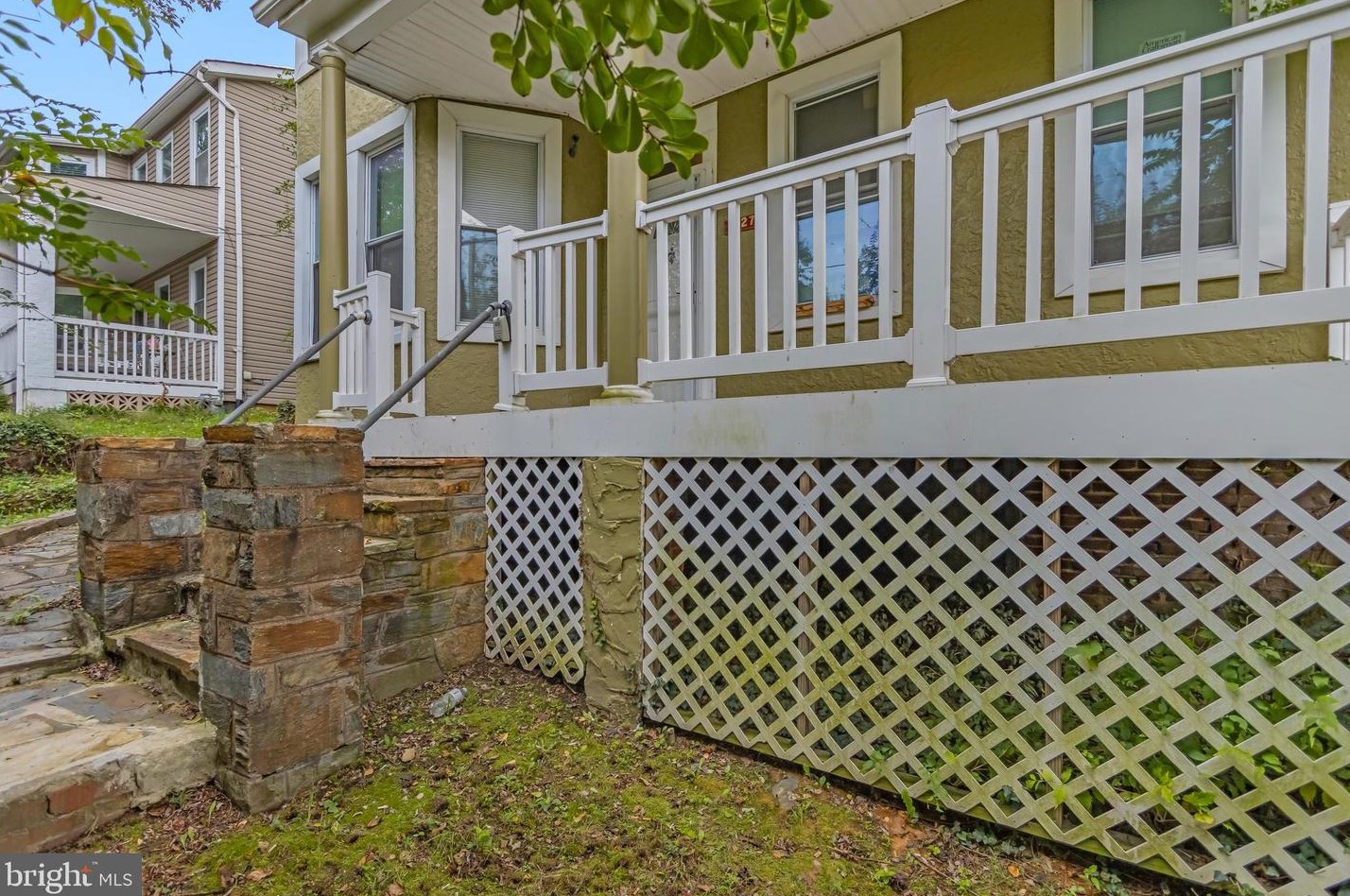 1627 W St, Washington DC  20020-5717 exterior