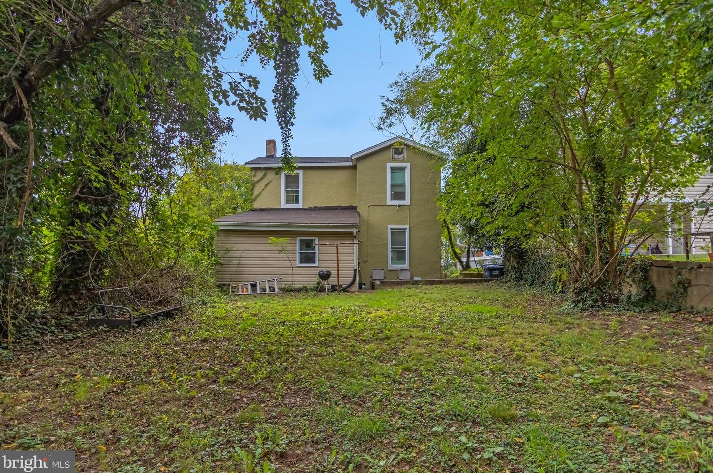 1627 W St, Washington DC  20020-5717 exterior