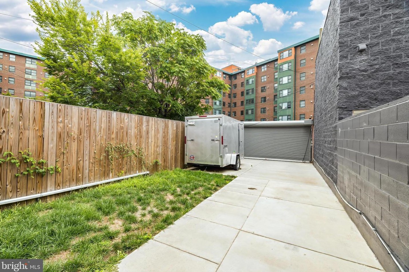 34 New York Ave, Washington DC  20001-1257 exterior