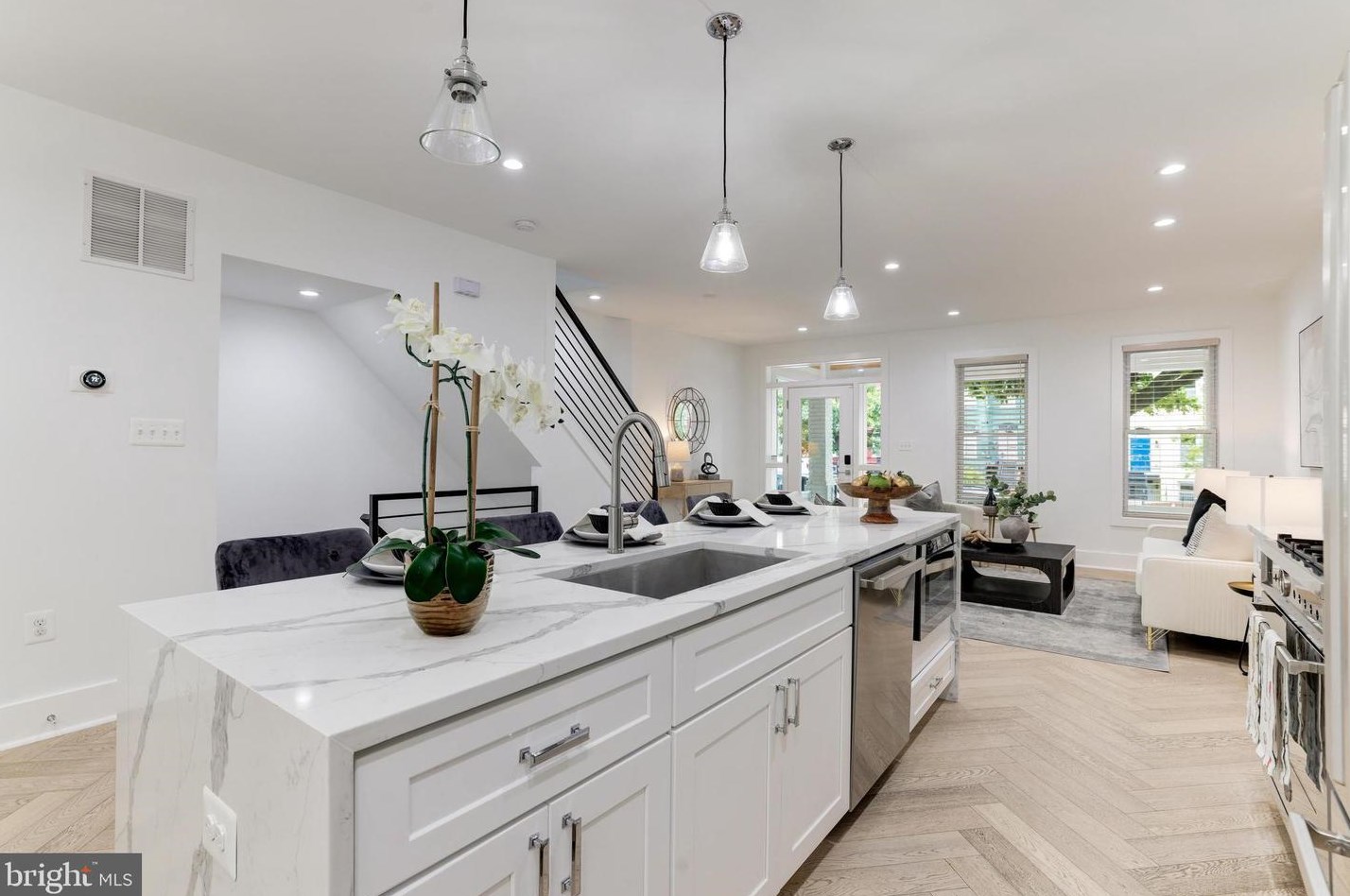 34 New York Ave, Washington DC  20001-1257 exterior