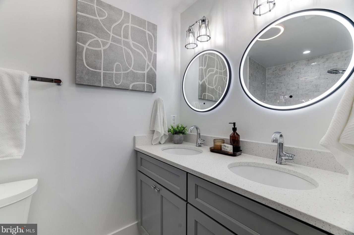 34 New York Ave, Washington DC  20001-1257 exterior