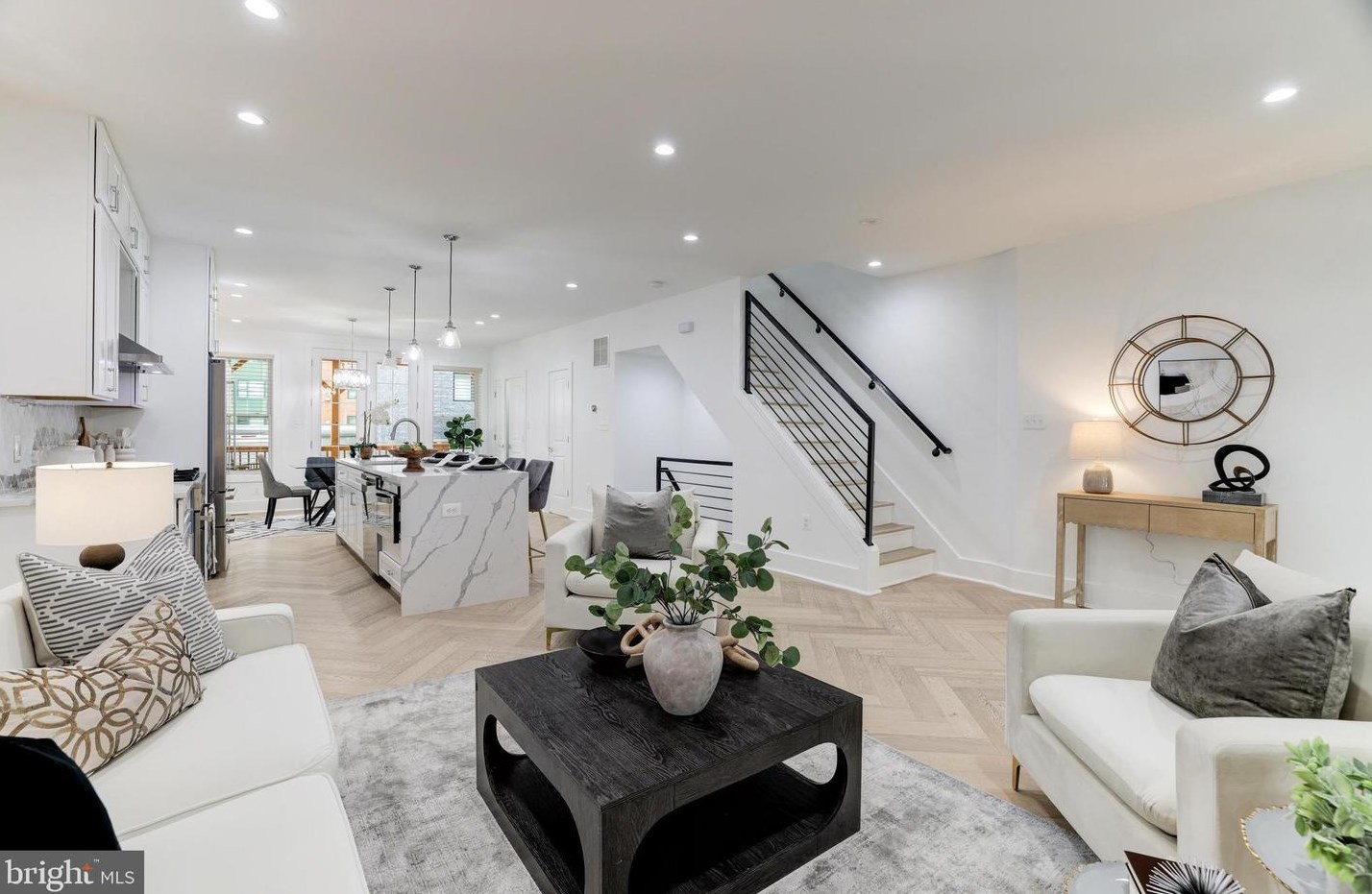 34 New York Ave, Washington DC  20001-1257 exterior