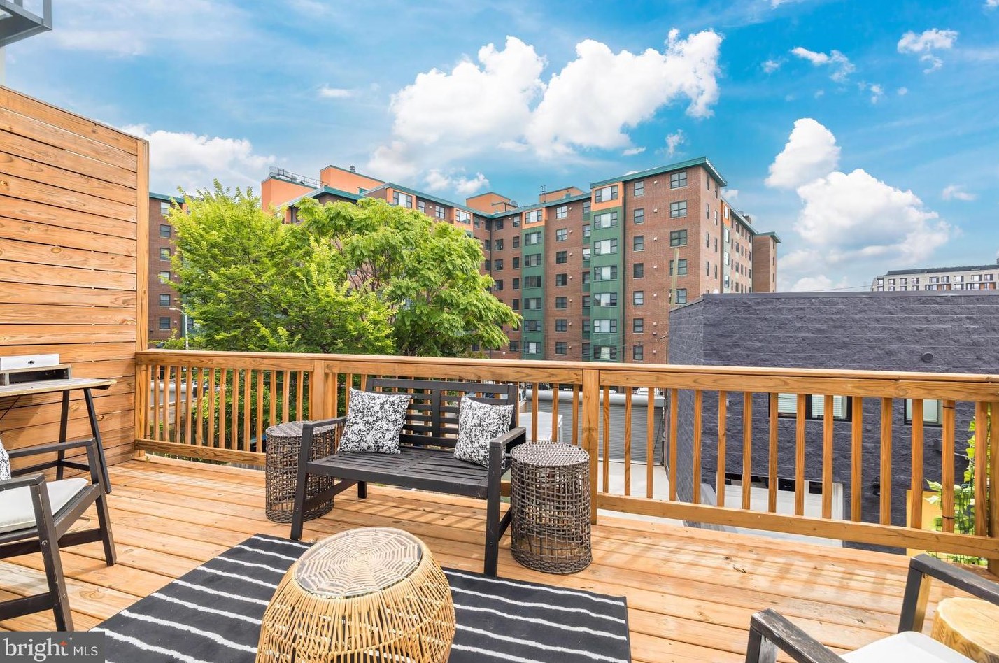 34 New York Ave, Washington DC  20001-1257 exterior