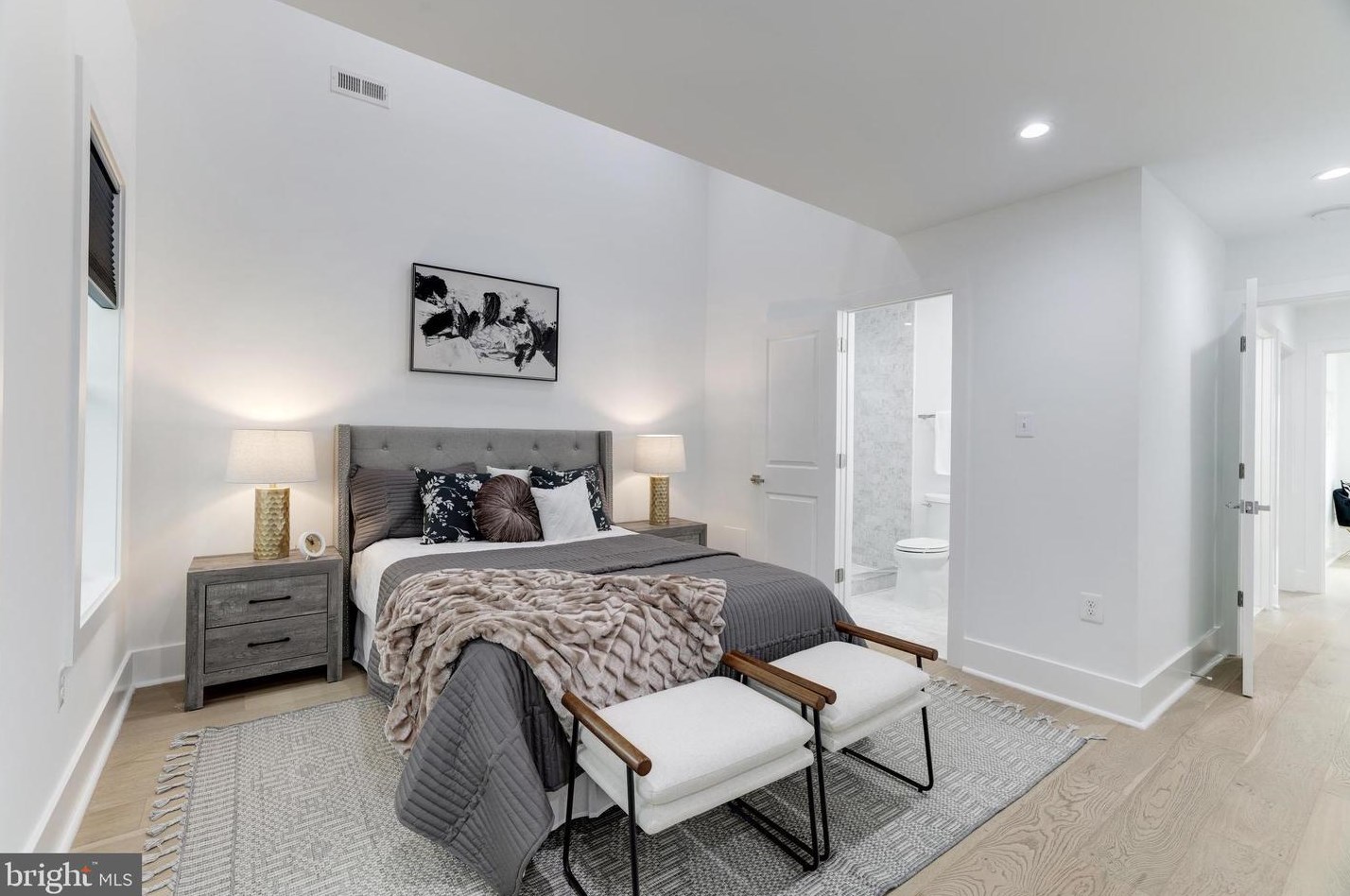 34 New York Ave, Washington DC  20001-1257 exterior