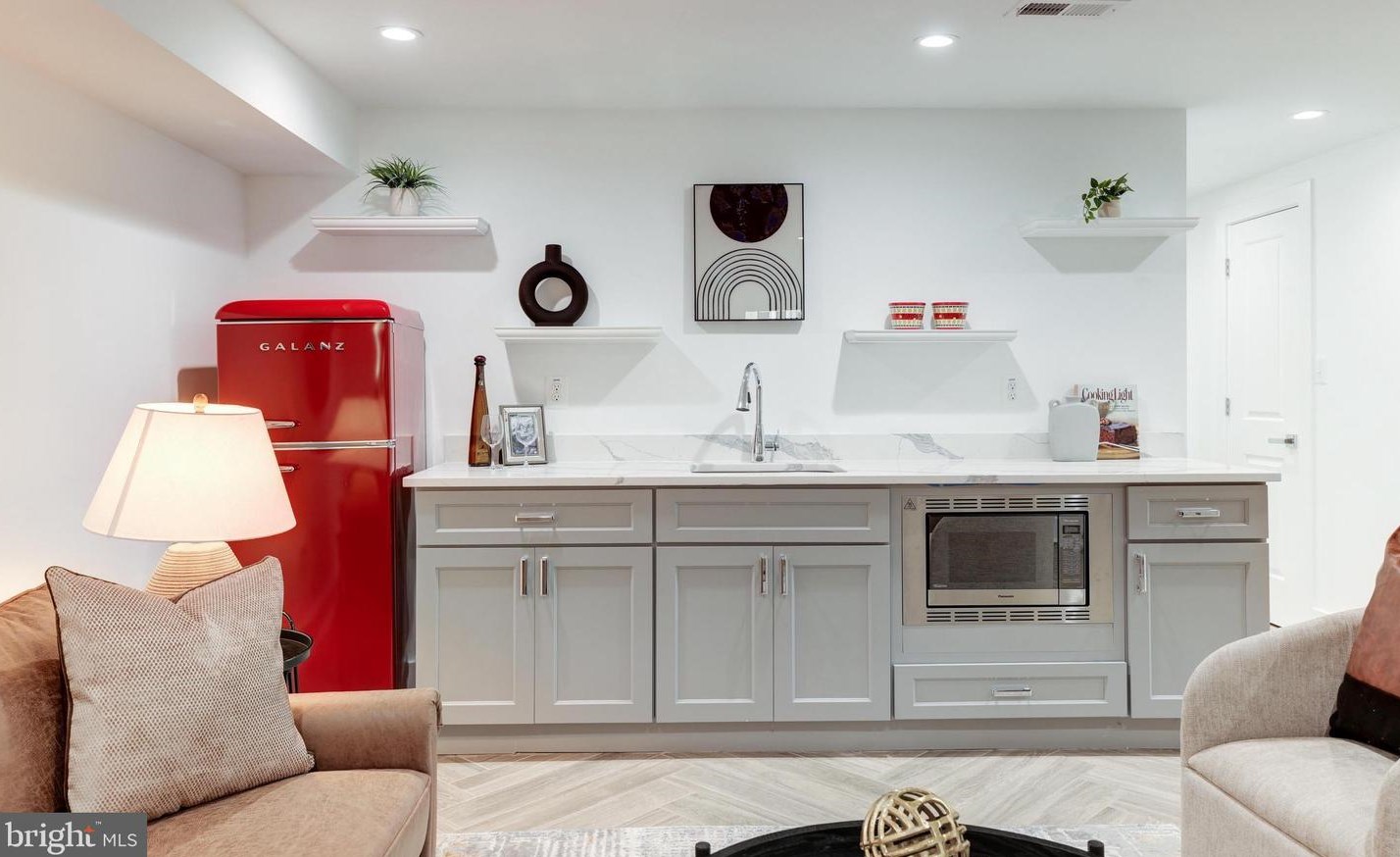 34 New York Ave, Washington DC  20001-1257 exterior