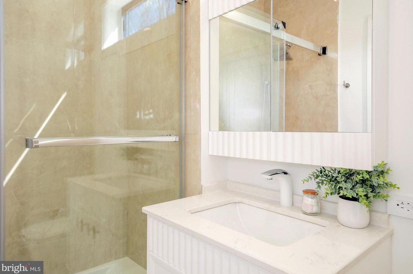 1002 Rhode Island Ave, Washington DC  20001-3213 exterior