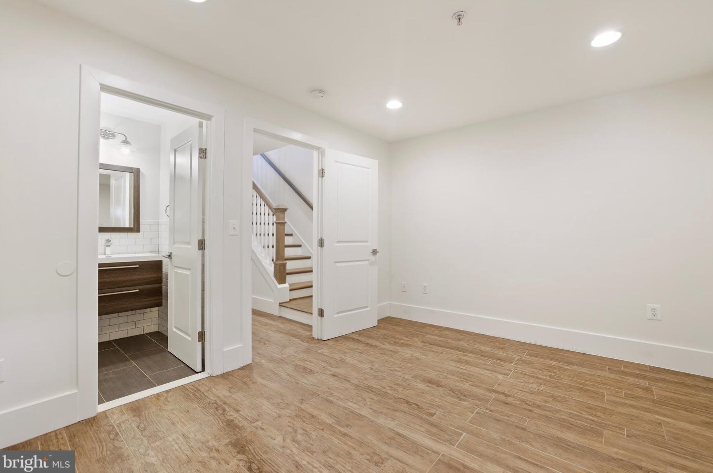 1423 Meridian Pl, Washington DC  20010-1923 exterior