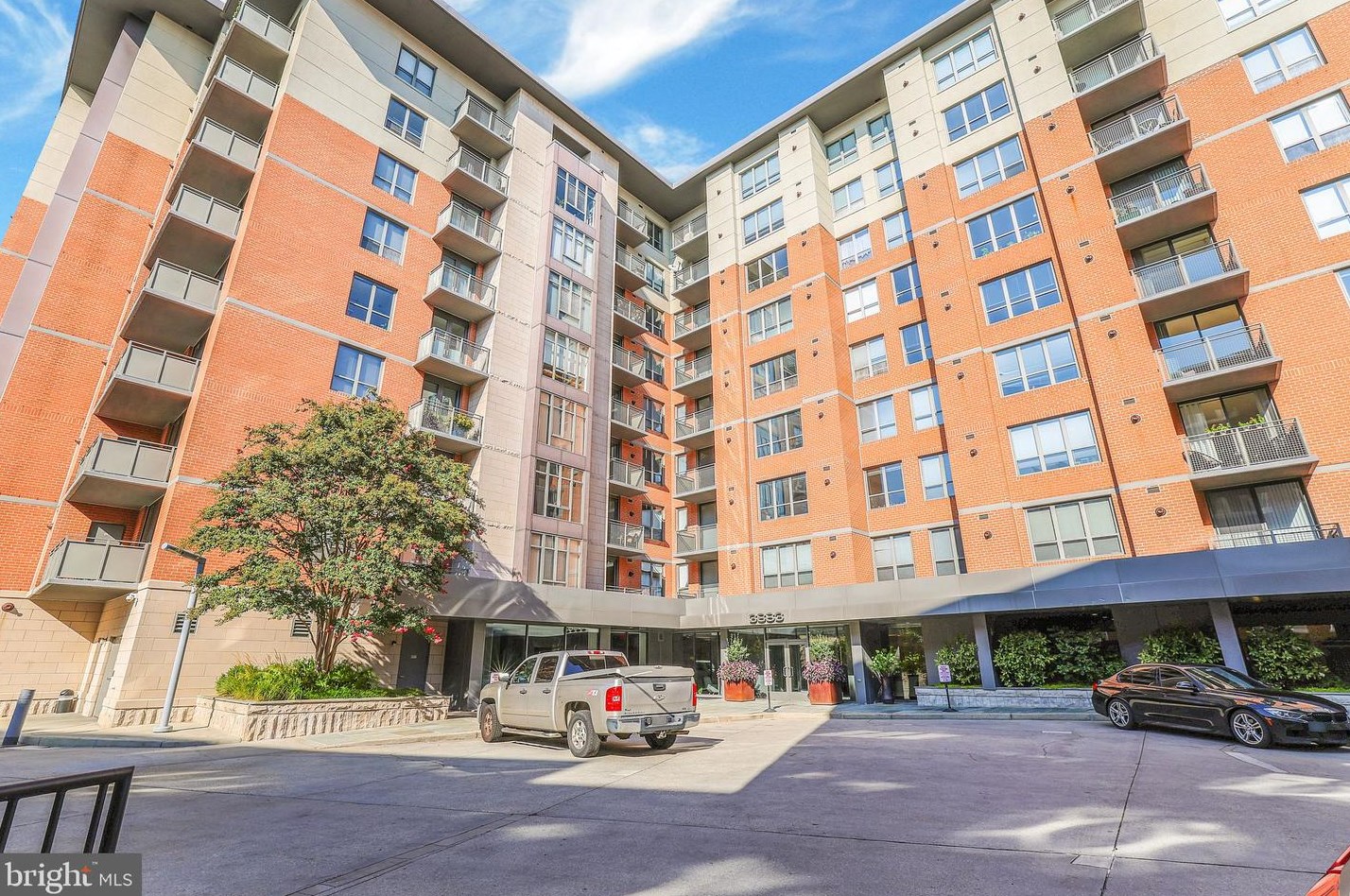 3883 Connecticut Ave, Washington DC  20008-4566 exterior