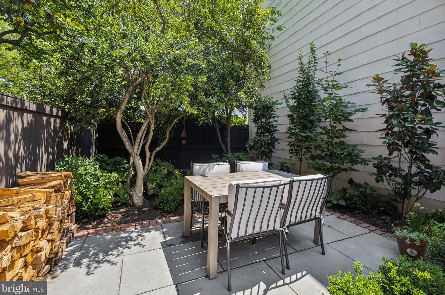 1643 35th St, Washington DC  20007-2343 exterior