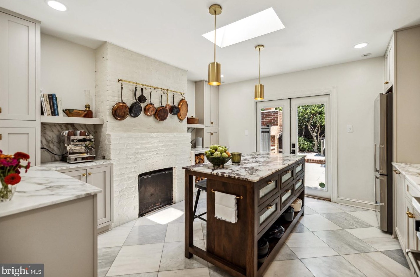 1643 35th St, Washington DC  20007-2343 exterior