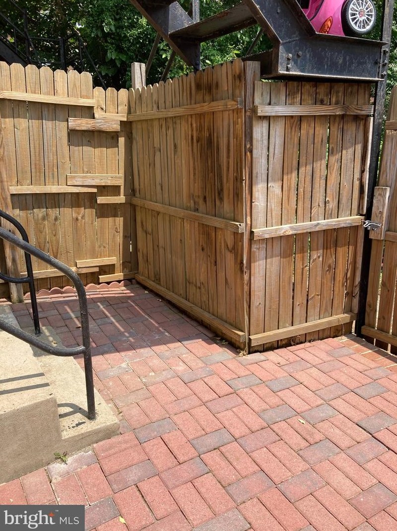 917 19th St, Washington DC  20002-4005 exterior