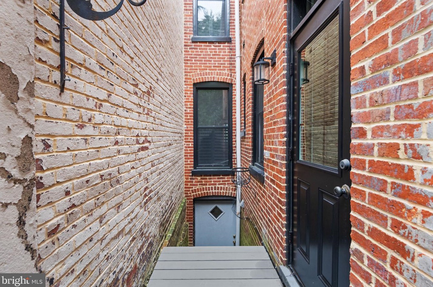 504 D St, Washington DC 20003-2057 exterior