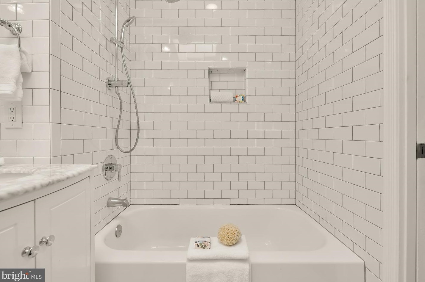 4470 Reservoir Rd, Washington DC 20007-2041 exterior