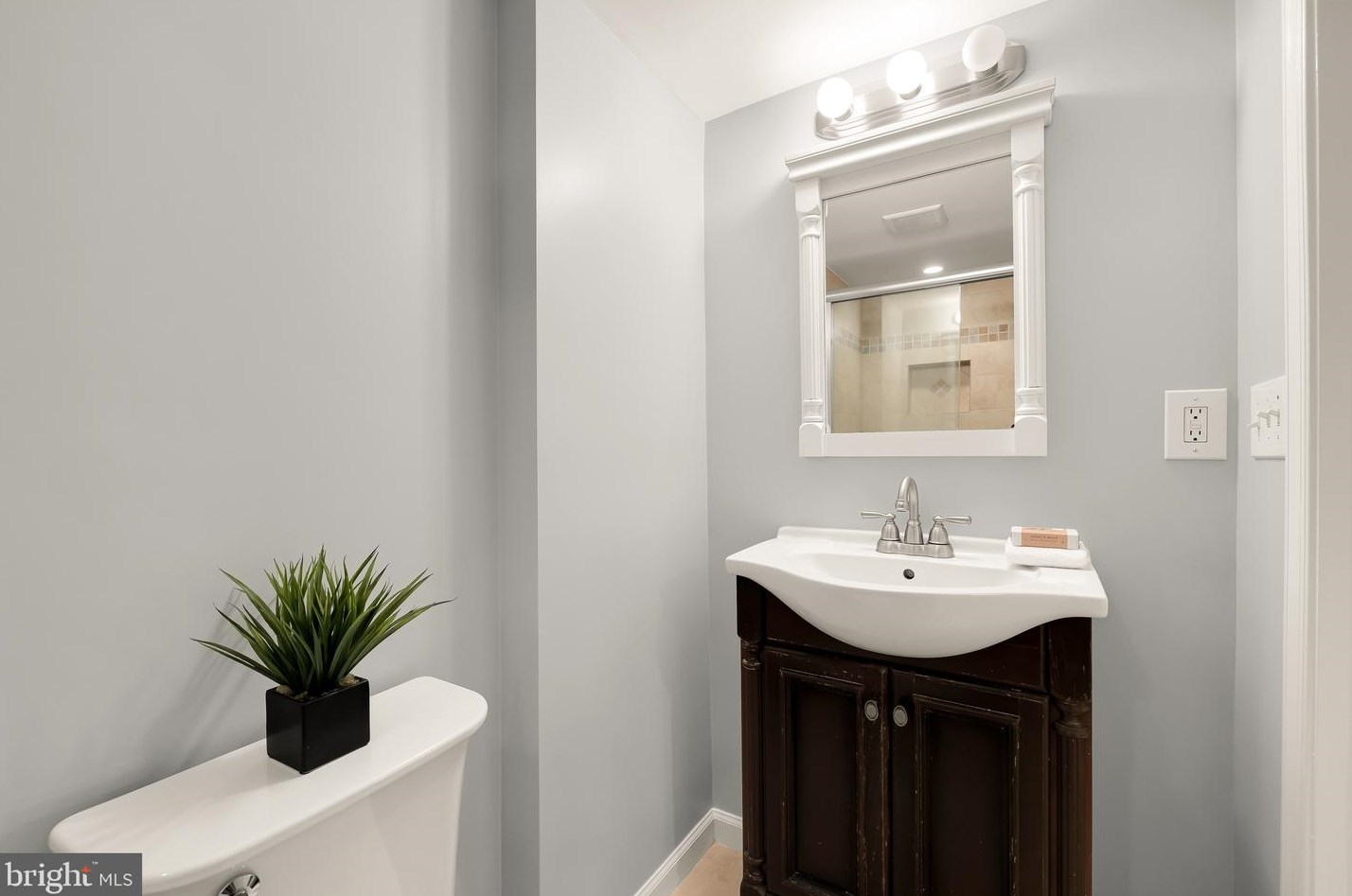 4470 Reservoir Rd, Washington DC 20007-2041 exterior