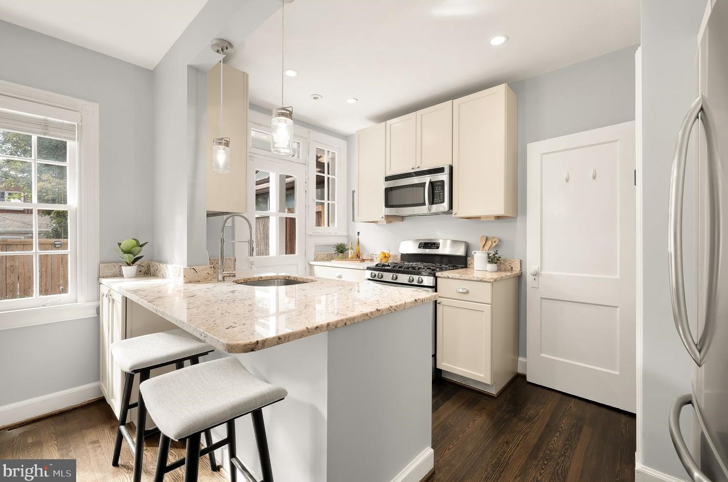 4470 Reservoir Rd, Washington DC 20007-2041 exterior