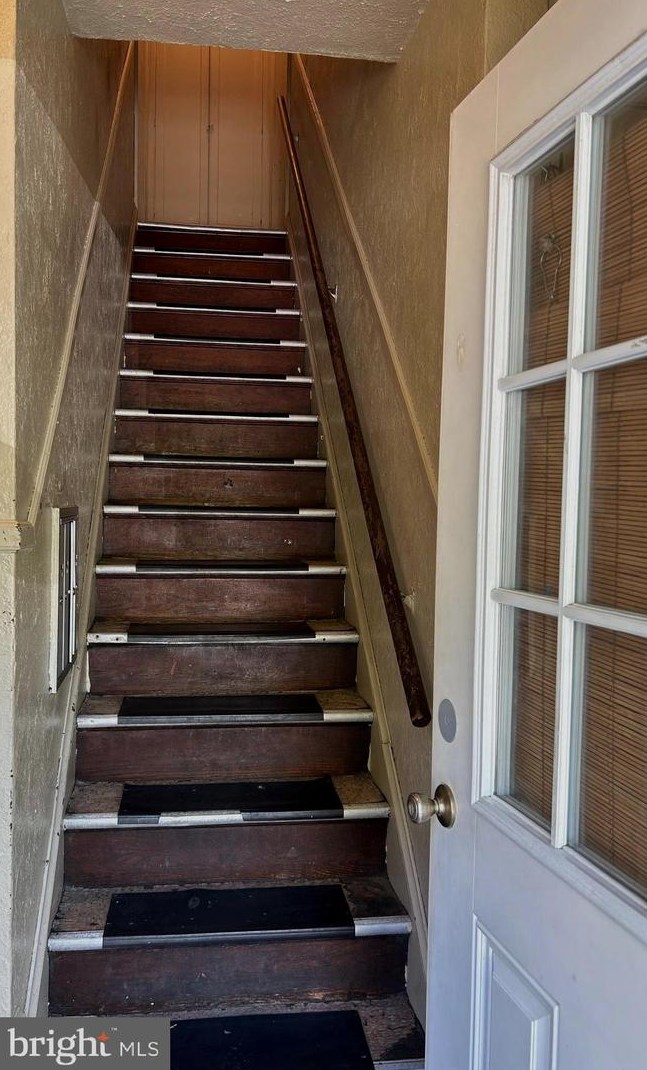 1633 Virginia Ave, Washington DC 20002-2333 exterior