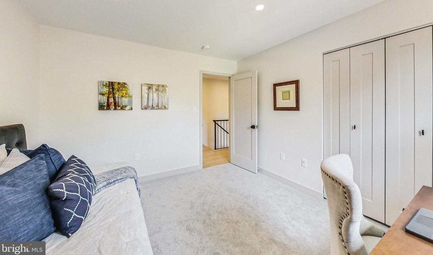 1113 48 St, Washington DC 20007-1553 exterior