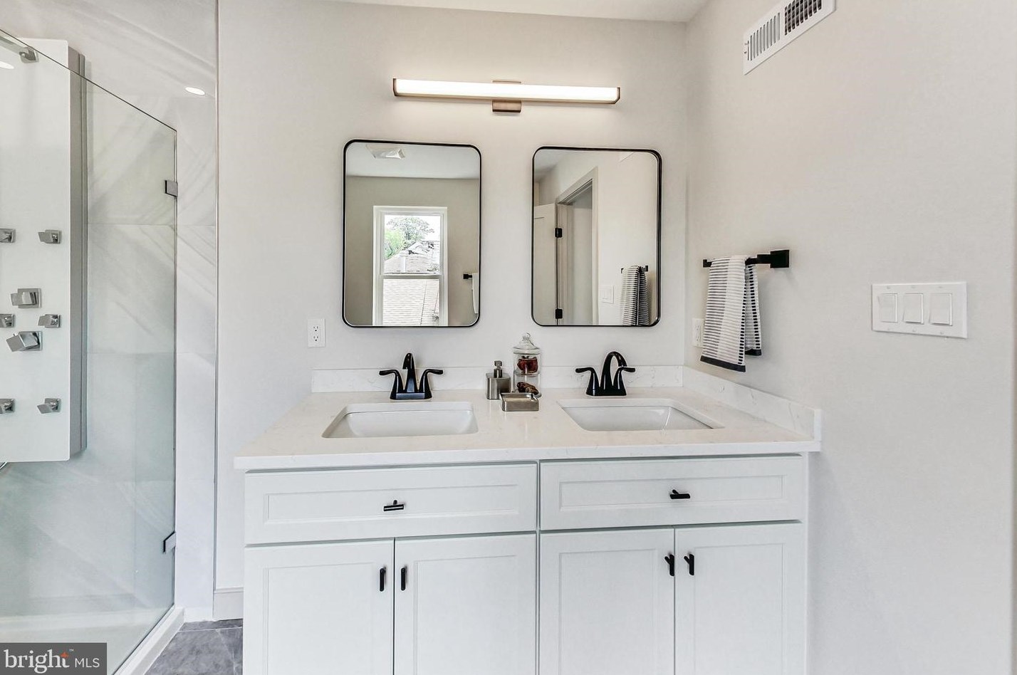 1113 48 St, Washington DC 20007-1553 exterior