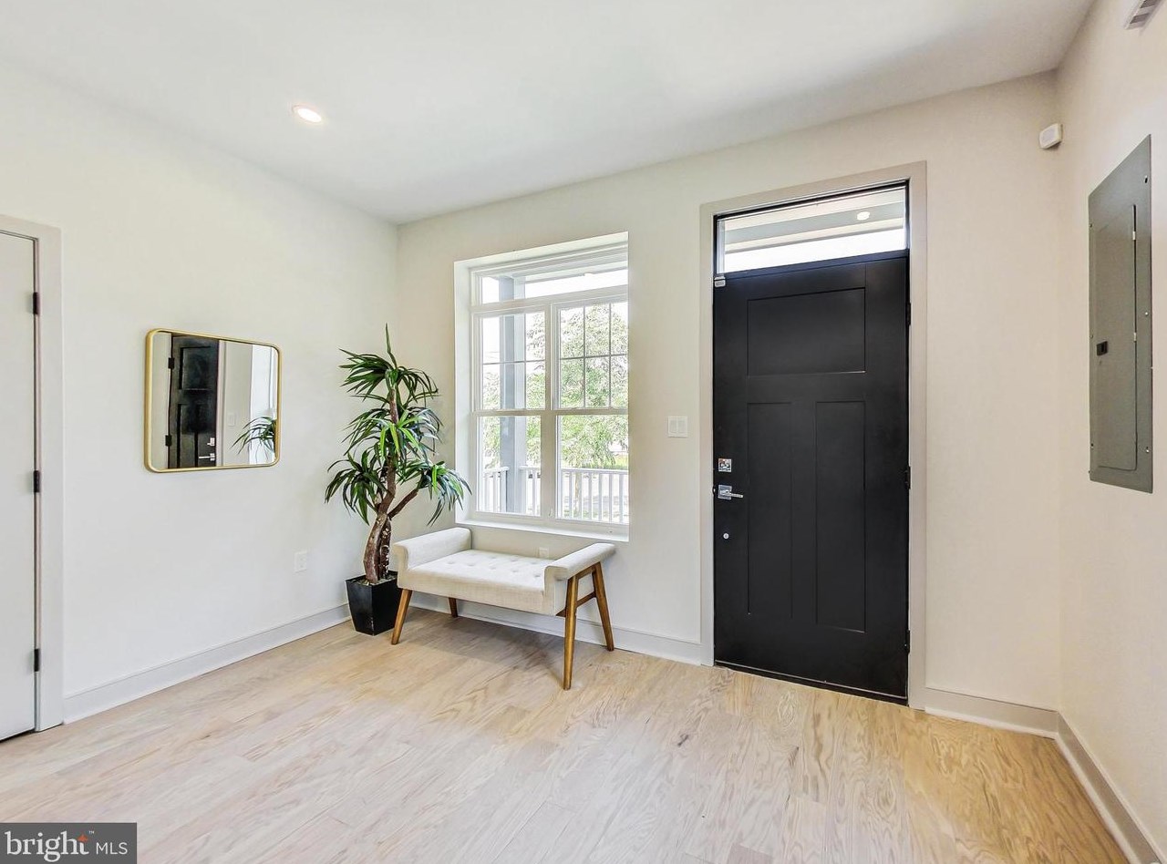 1113 48 St, Washington DC 20007-1553 exterior