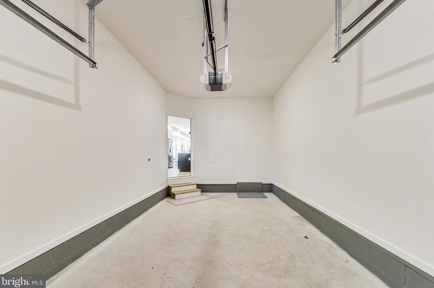 1113 48 St, Washington DC 20007-1553 exterior