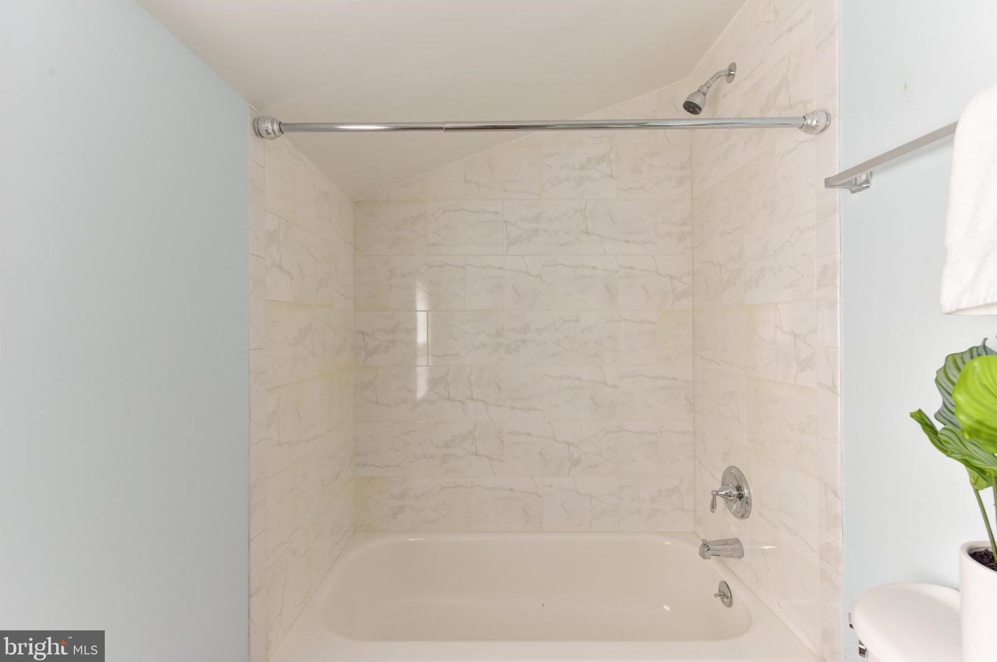 4525 Macomb St, Washington DC 20016-2752 exterior