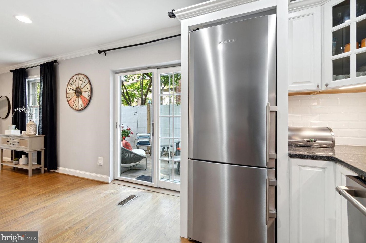 4525 Macomb St, Washington DC 20016-2752 exterior