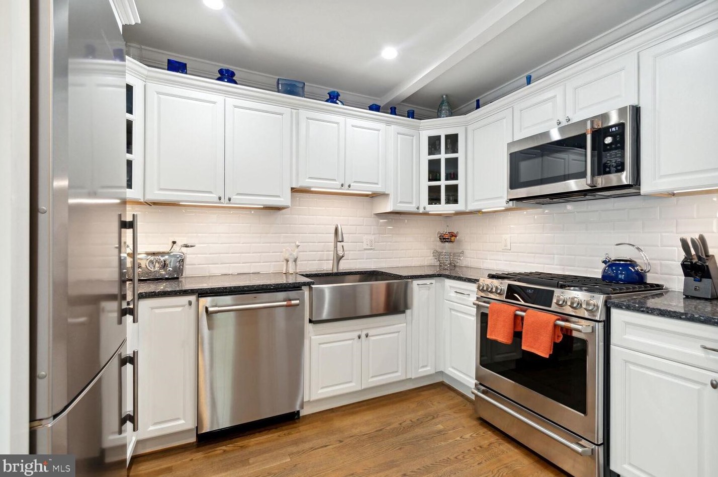 4525 Macomb St, Washington DC 20016-2752 exterior