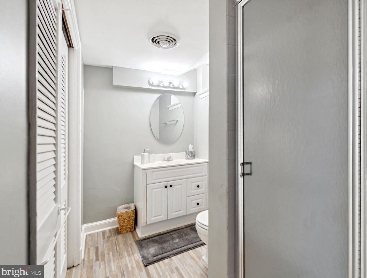 4525 Macomb St, Washington DC 20016-2752 exterior